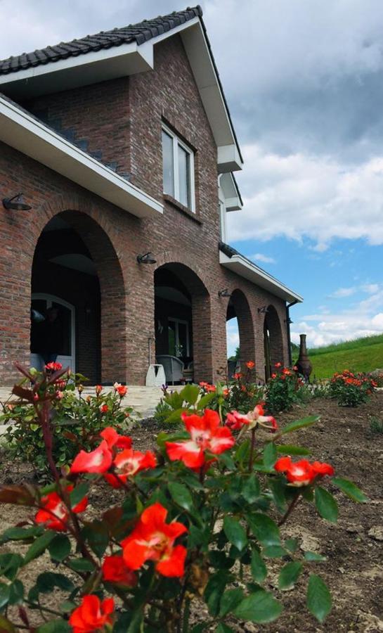 Damhills Apartments Bronowko Exterior photo